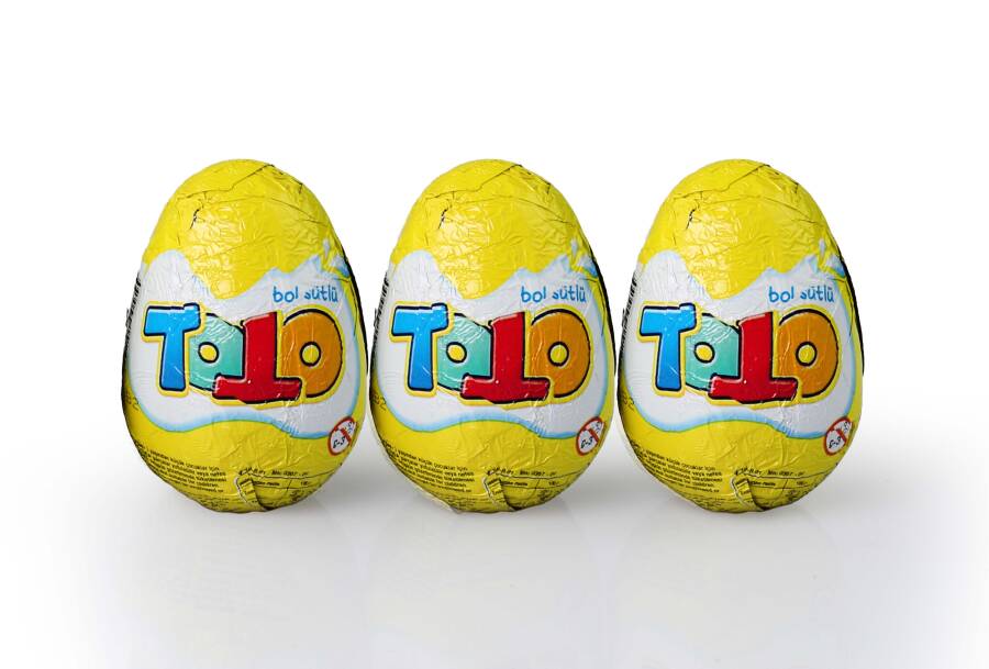 Toto Chocolate Egg With Surprise Toy 20 Gr. 3 pcs (3 Box) - 2